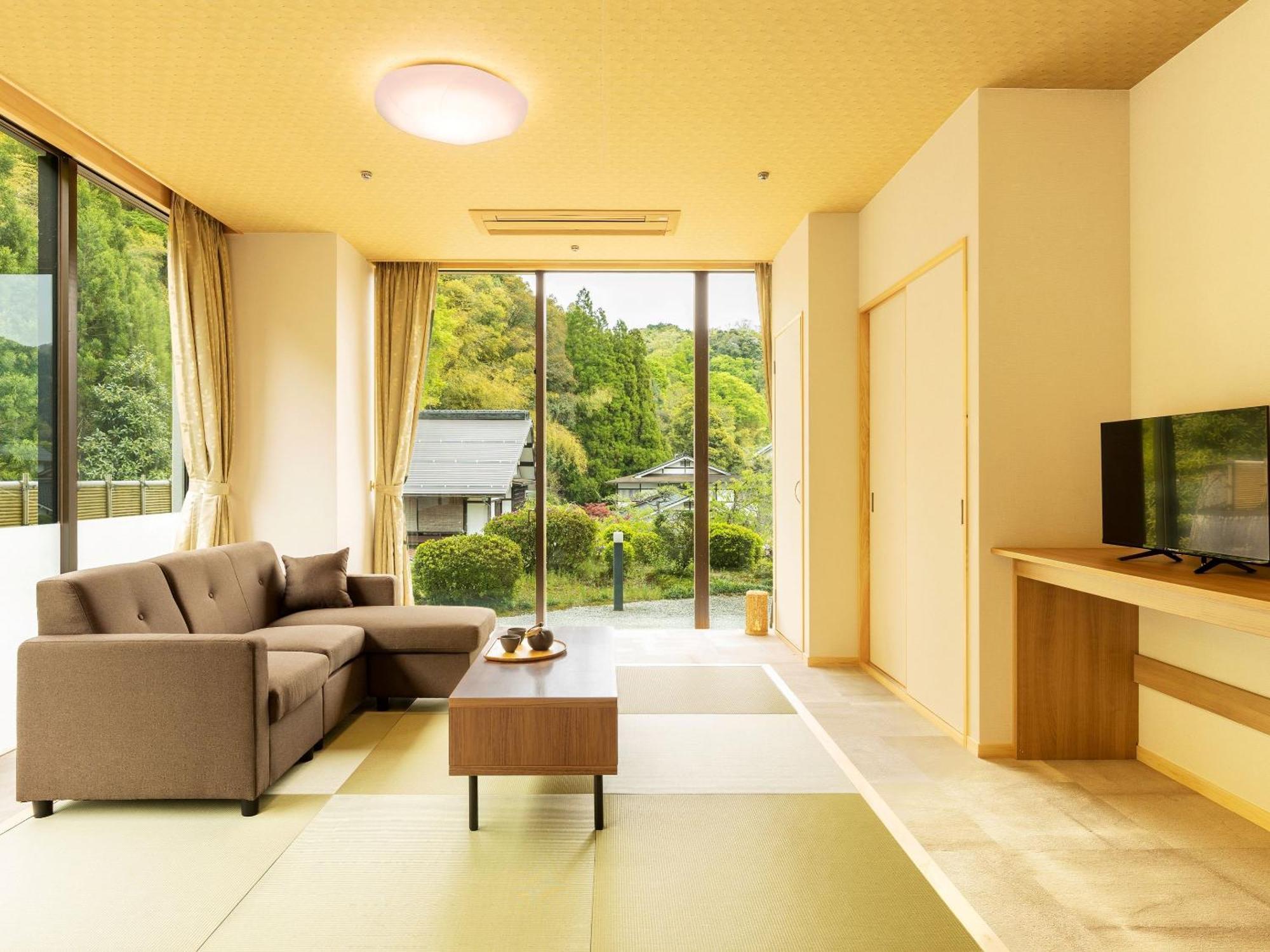 Ooedo Onsen Monogatari Premium Saiki Bekkan 4*